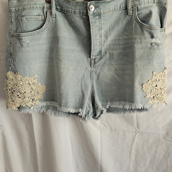 Jessica Simpson Light Blue Jean Shorts with Cream Lace - Picture 1 of 3